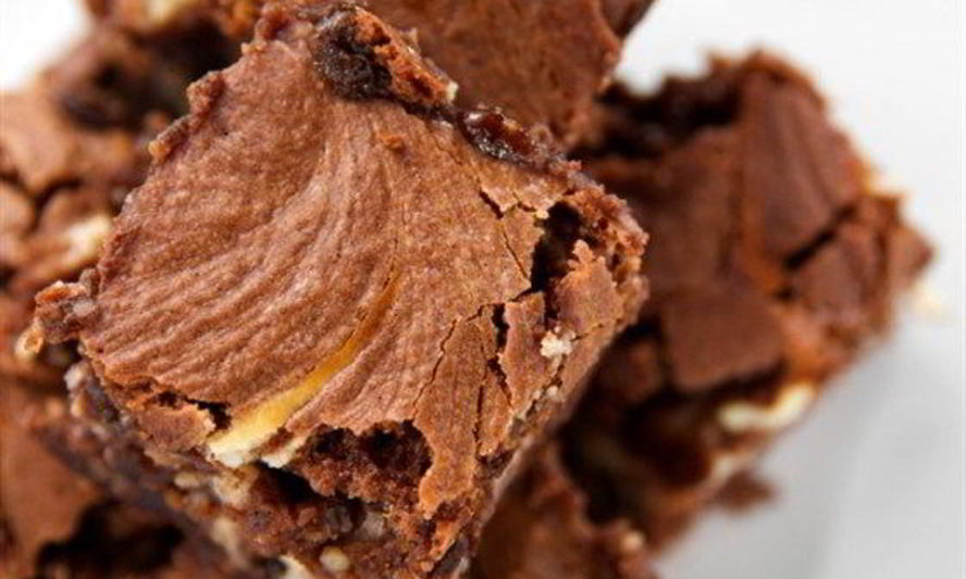 Рецепт пасхальные шоколадные пирожные с грецкими орехами и апельсиновой цедрой