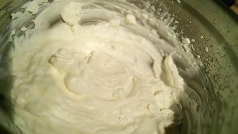 пирожное павлова со свежими ягодами