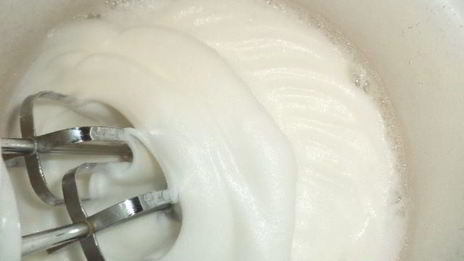 разноцветное пирожное