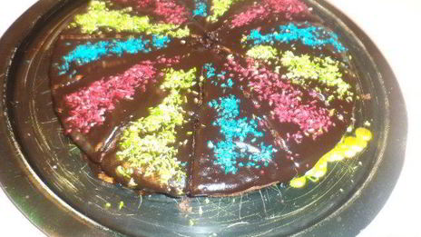 разноцветное пирожное