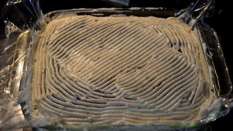 шоколадно-карамельный брауни