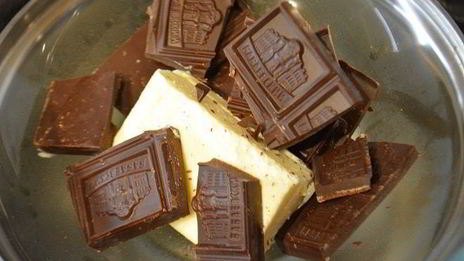 шоколадно-муссовое пирожное