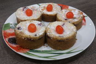 Творожно-ягодные пирожные