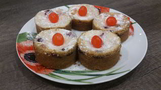 Творожно-ягодные пирожные