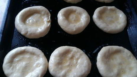 мини-пиццы крошки