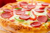 Пикантная пицца с чоризо