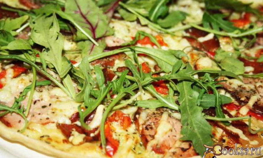 Рецепт пицца мясная с пастромой и сыровяленым окороком