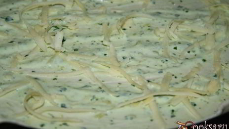 пицца мясная с пастромой и сыровяленым окороком