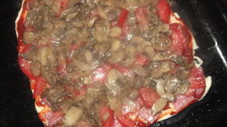 пицца на слоеном тесте