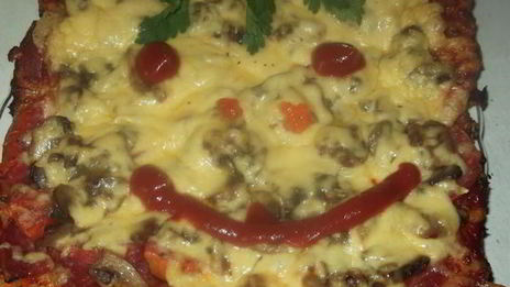 пицца на слоеном тесте