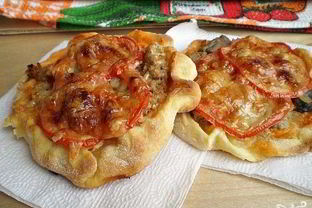 Пицца с фаршем и грибами