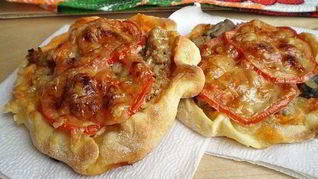 Пицца с фаршем и грибами