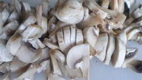 пицца с фаршем и грибами