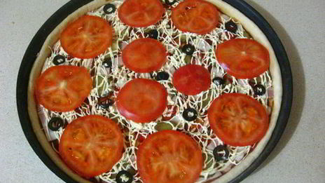 пицца с грудинкой и чесноком