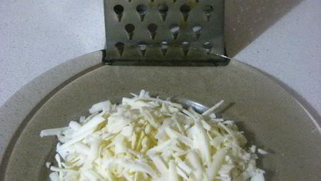 пицца с грудинкой и чесноком