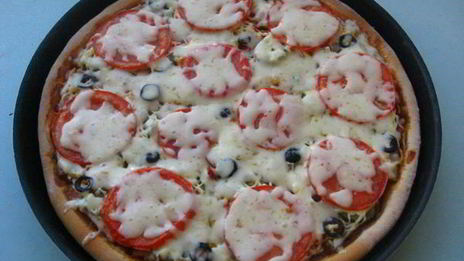 пицца с грудинкой и чесноком