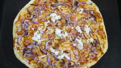 пицца с морепродуктами и сыром тофу