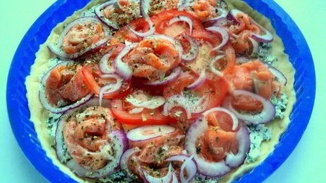 пицца с семгой и сливочным сыром