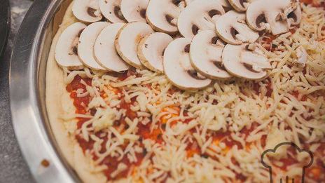 пицца с шампиньонами