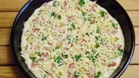 пицца с солеными огурцами