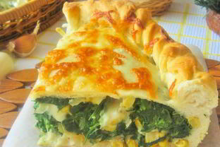 Пицца с сыром и шпинатом