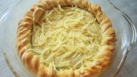 пицца с сыром и шпинатом