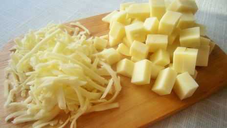 пицца с сыром и шпинатом