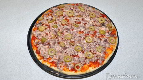 пицца с тунцом