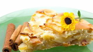 Пицца с яблоками и корицей