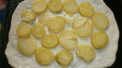 постная пицца с картофелем и грибами