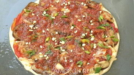 вегетарианская пицца с баклажанами