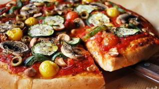 Вегетарианская пицца с грибами