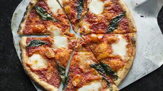 Вкусная пицца из кабачков