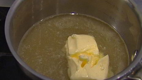 апельсиновые пончики с шоколадным соусом