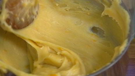 апельсиновые пончики с шоколадным соусом