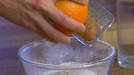 апельсиновые пончики с шоколадным соусом