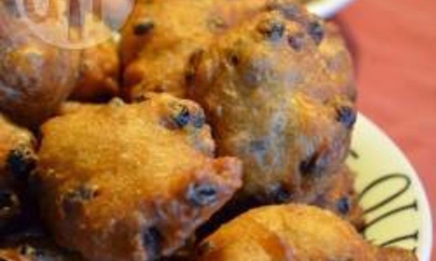 Рецепт дрожжевые пончики с изюмом