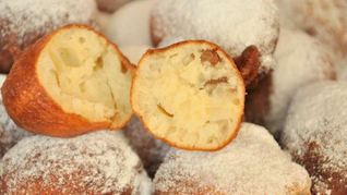 Голландские пончики шариками