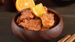 Пончики на кефире с пряным сахаром и шоколадным соусом