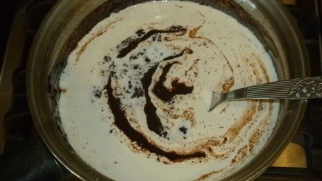 пончики на кефире с пряным сахаром и шоколадным соусом