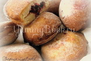 Пончики с вишней