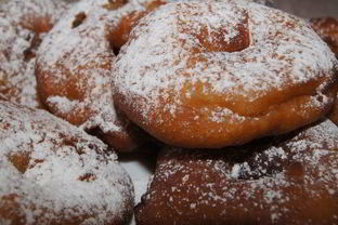 Пончики с яблоками и коньяком