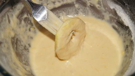 пончики с яблоками и коньяком