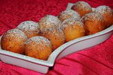 Пышные пончики из творога с корицей