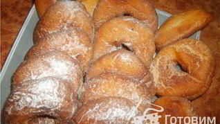 Воздушные пончики на сгущеном молоке