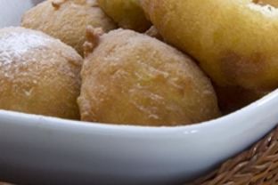 Яблочные пончики