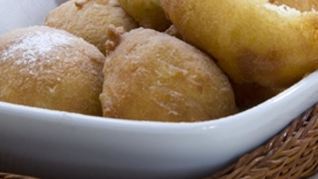 Яблочные пончики