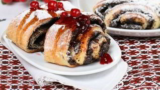 Постный маковый рулет