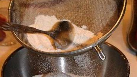 коврижка с изюмом и орехами