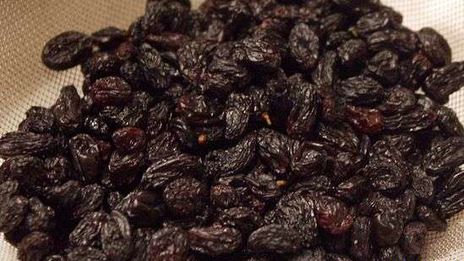 коврижка с изюмом и орехами